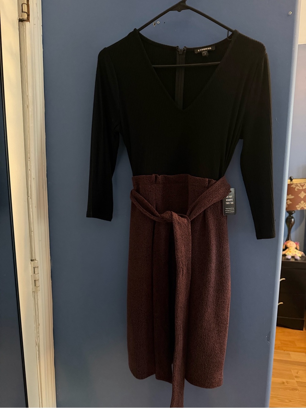 Express Black & Burgundy Long-Sleeve Tie-Waist Dress